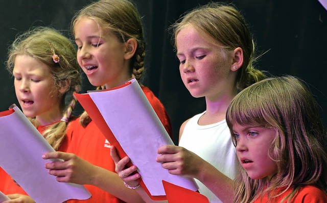 <Text>Nicht nur die jngsten Snger ha... Niederrimsingen ihre Freude.  </Text>  | Foto: hans-jochen voigt