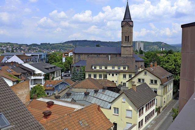 Kettenreaktion rund um die Kirche