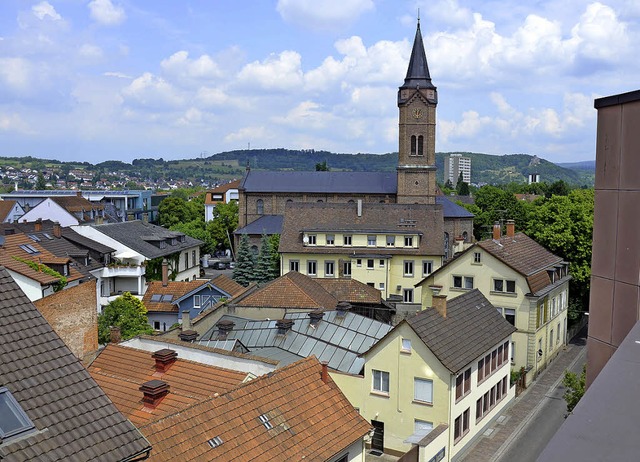 Auf der Sdseite der Bonifatiuskirche ...dem Foto hinter) der Kirche verkauft.   | Foto: Trenz