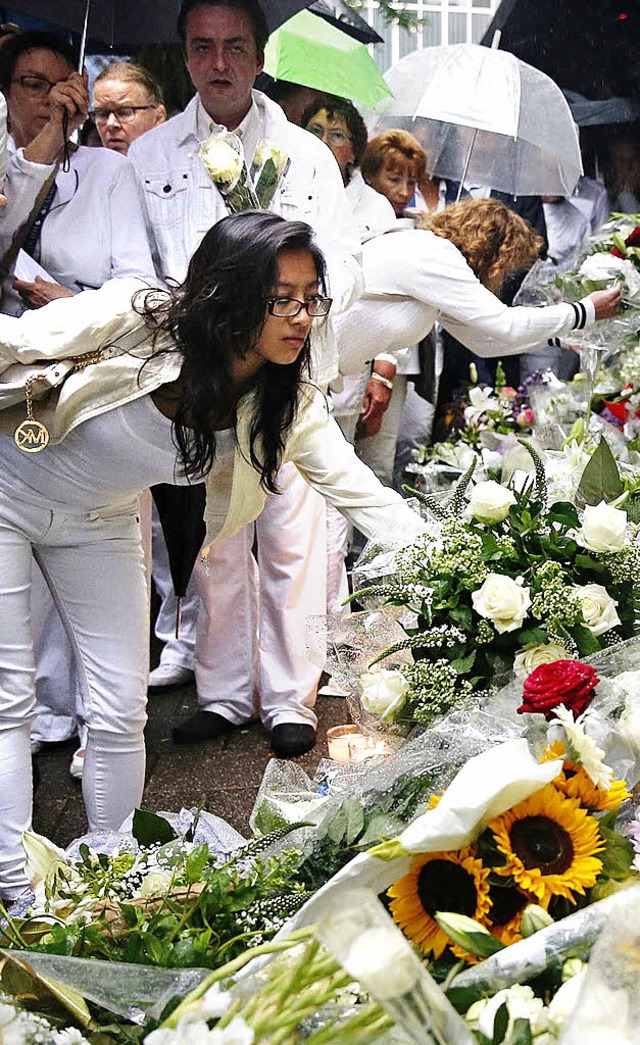 Trauer ganz in Wei   | Foto: dpa