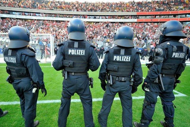 Streit um Polizeikosten: Bremen bittet DFL zur Kasse