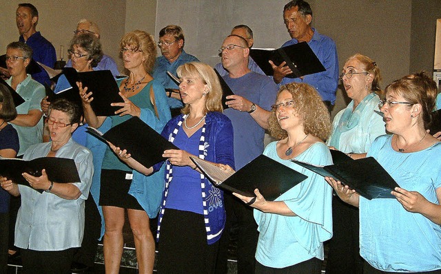 Der Kammerchor beim Auftritt in Inzlingen   | Foto: Roswitha Frey