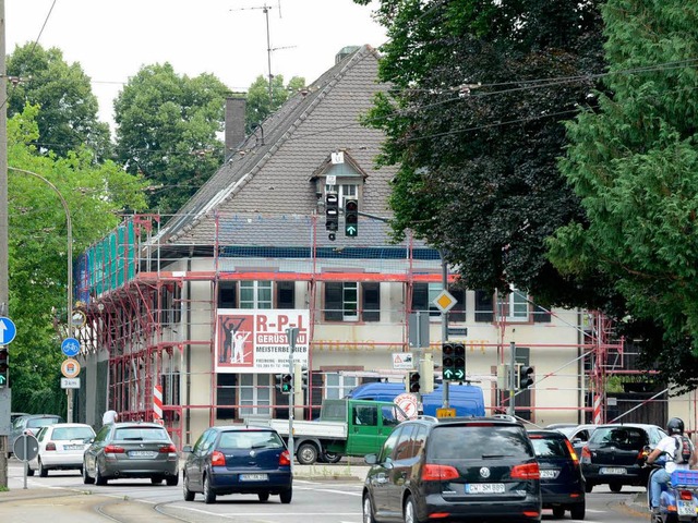 Das Baugerst steht schon beim Gasthau.... Eine Klage steht aber noch im Raum.   | Foto: Rita Eggstein