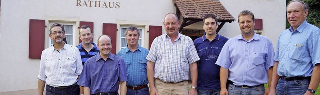 Der neue Ortschaftsrat  Welmlingen mit...in Wasmer und Karl Schailin sagen ade.  | Foto: hartenstein