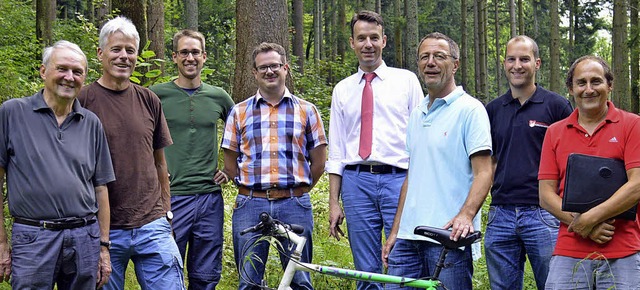 Experten mit Vertretern der Gemeinde u...r, Christian Kaindl und Matthias Wolf.  | Foto: Gerhard Lck