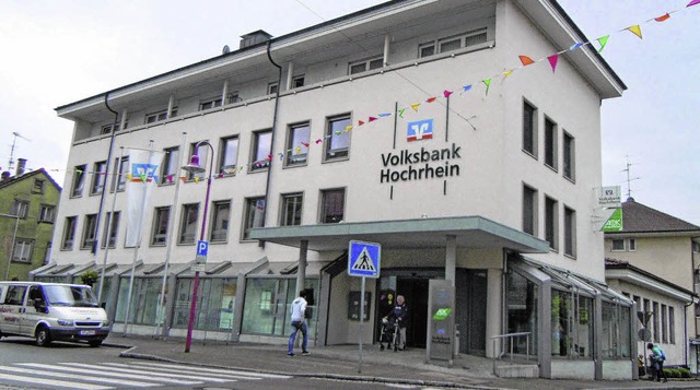 Das bestehende Gebude der Volksbank H...e/Heckerstrae soll abgerissen werden  | Foto: Roland Gerard