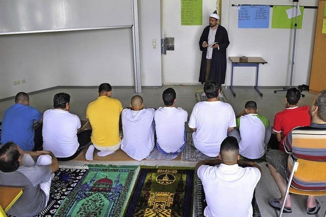 Freitagsgebet in der JVA - mit einem Freiburger Imam