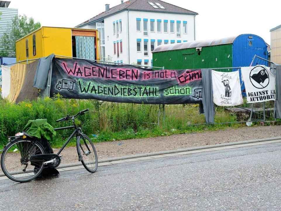 Gegen jede Form von Autorit�t, f�r alt...sparente der Wagenburgler in Hochdorf.  | Foto: Rita Eggstein
