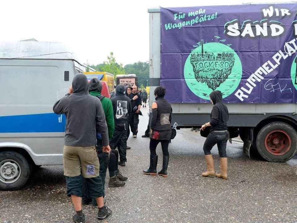 Wagenburgler besetzten ein Gel�nde in ...onstrieren f�r alternative Wohnformen.  | Foto: Rita Eggstein