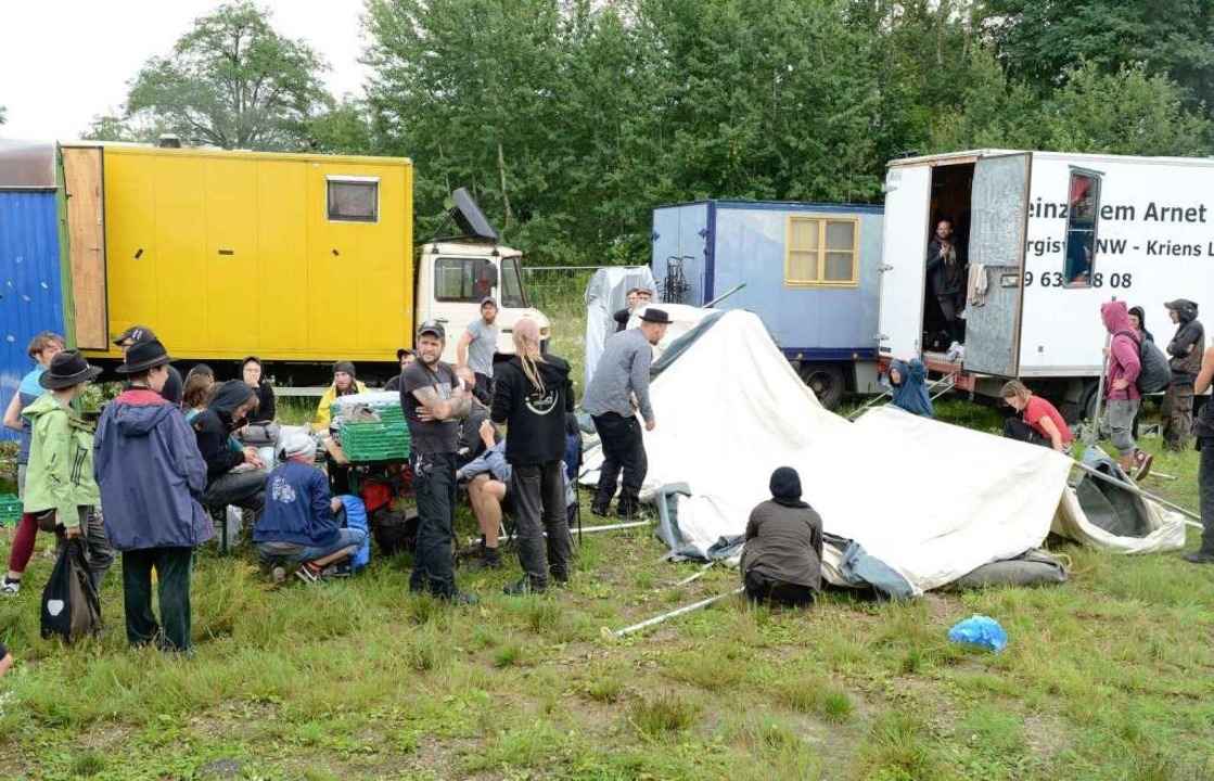 Wagenburgler besetzten ein Gel�nde in ...onstrieren f�r alternative Wohnformen.  | Foto: Rita Eggstein