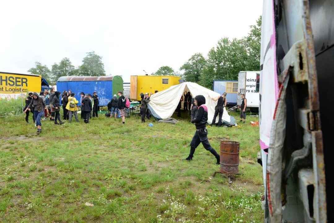 Wagenburgler besetzten ein Gel�nde in ...onstrieren f�r alternative Wohnformen.  | Foto: Rita Eggstein