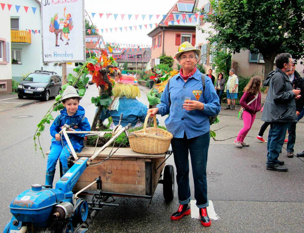 Ideenreiche Umzugswagen beim Winzerumzug in Nordweil