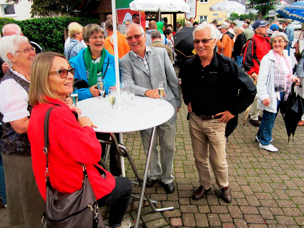 Wiedersehen mit alten Freunden und Bekannten aus Nordbaden - das 20. „Nordweiler Weinfest“ machte es mglich.