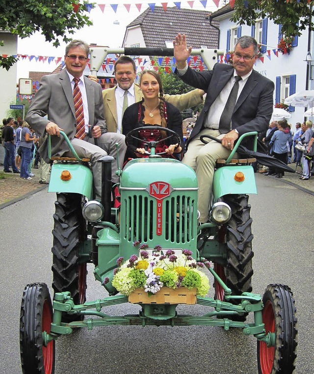 Unkonventionell: Fest in der Hand hat ...meister Matthias Guderjan (von links).  | Foto: Reiner Merz