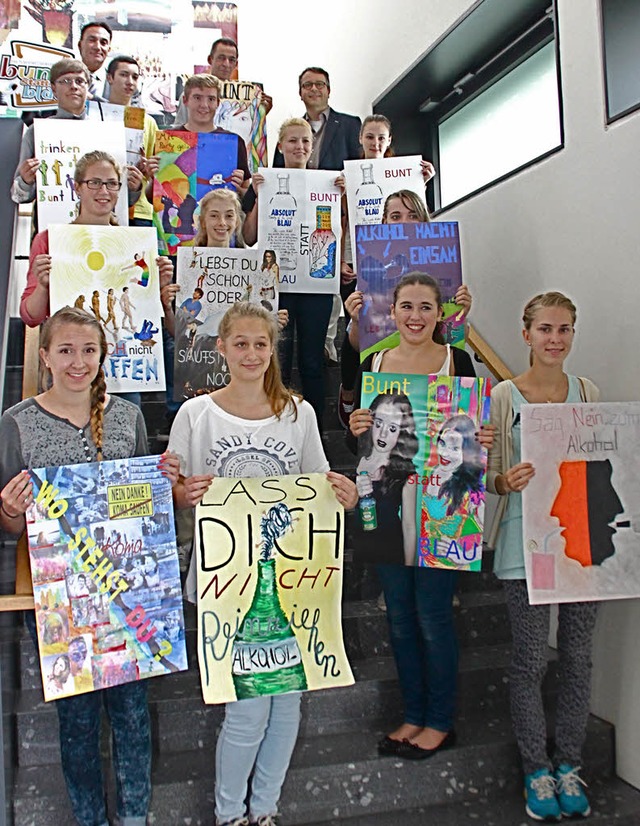 Die Kunstprofil-Klasse 9 der Heimschul...a &#8222;Kunst gegen Komasaufen&#8220;  | Foto: Erika Sieberts