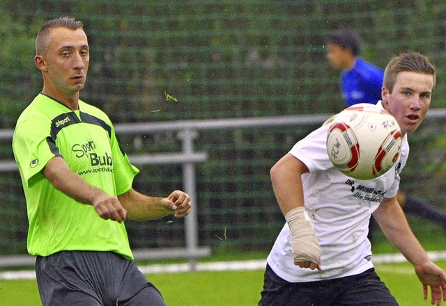 Schnell am Ball, konzentriert auf dem ...FC Neustadt beim Spiel in Wolterdingen  | Foto: bernd seger