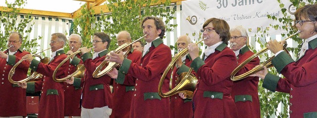 Auch die Freiburger Jagdhornblser gra...eren Kandertal zum runden Geburtstag.   | Foto: HARTENSTEIN