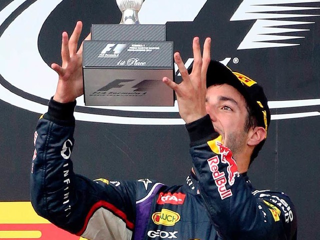 Nur nicht fallen lassen: Daniel Ricciardo und sein zweiter  Grand-Prix-C(o)up  | Foto: AFP