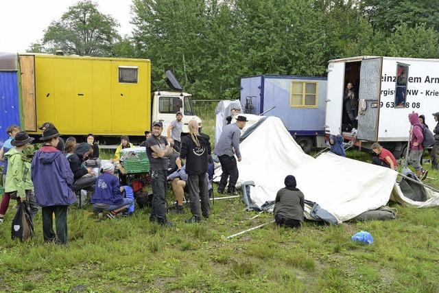 Wagenburg im Gewerbegebiet Hochdorf: Polizei rumt besetztes Areal schnell