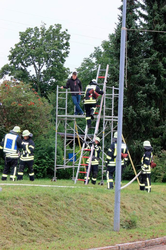 Die Showbung der Freiwilligen Feuerwehr Berau sorgte fr groes Aufsehen.  | Foto: Luisa Denz