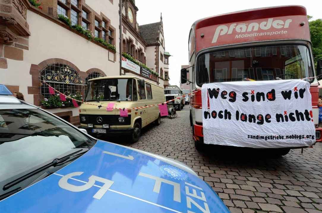Wagenburgler vor dem Rathaus  | Foto: Rita Eggstein