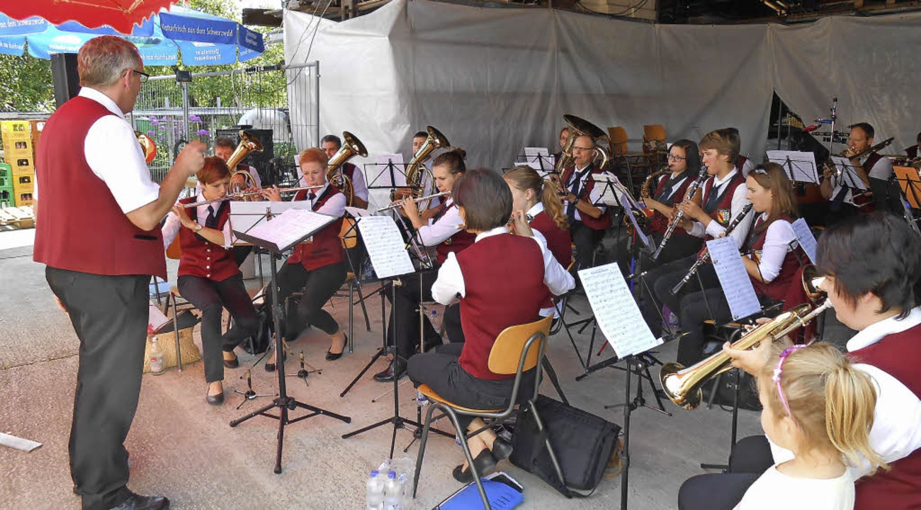 Der MV Sexau spielte  beim Sommerfest in Niederhausen.  | Foto: Tenz