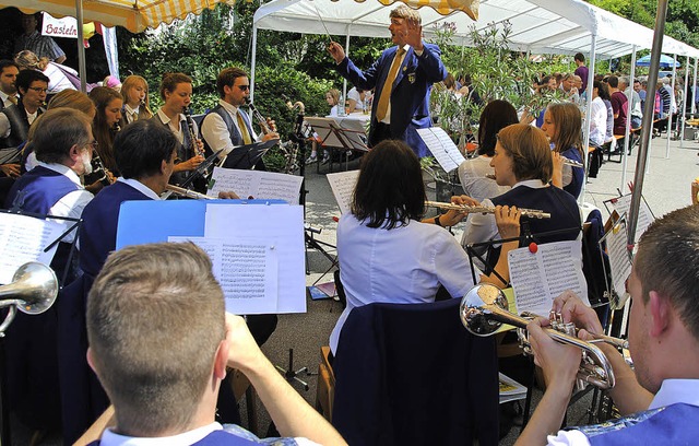 Der Musikverein Haltingen unterhielt die Besucher.   | Foto: Sedlak