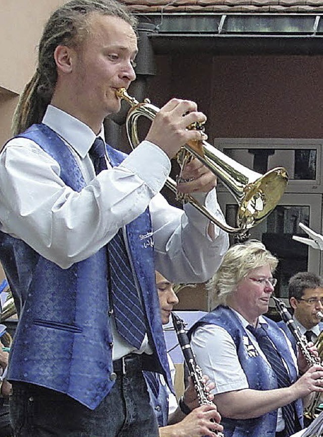 Ein gefhlvolles Solo spielte Trompeter Nico Talenta.   | Foto: H. Bader