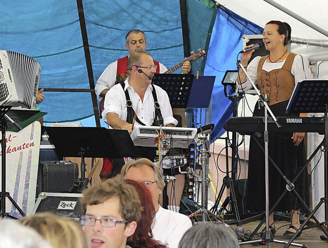 Musikalisches Fest: Die Wiesentalmusik...ie beim  Maulburger Dorffest auftrat.   | Foto: Hege