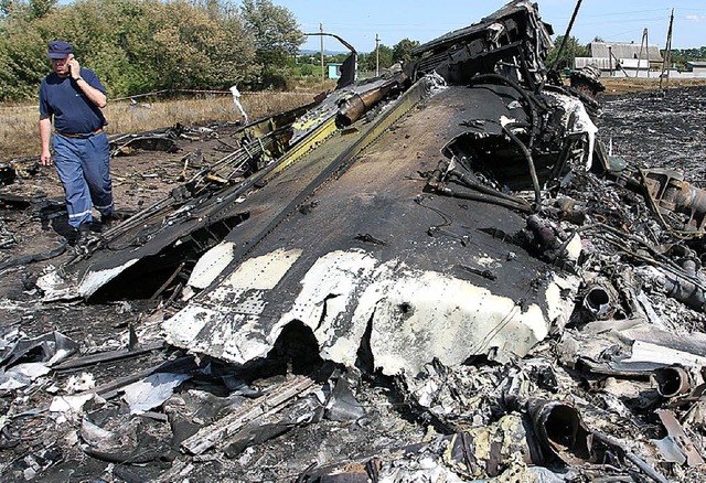 Der Abschuss von  MH17 knnte sich als Kriegsverbrechen erweisen.  | Foto: dpa