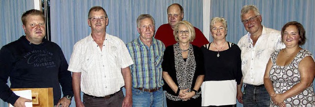 Der Ortschaftsrat Mauchen (von links):...diger Ulbrich, Jessica Stork-Fischer.  | Foto: Jutta Schtz