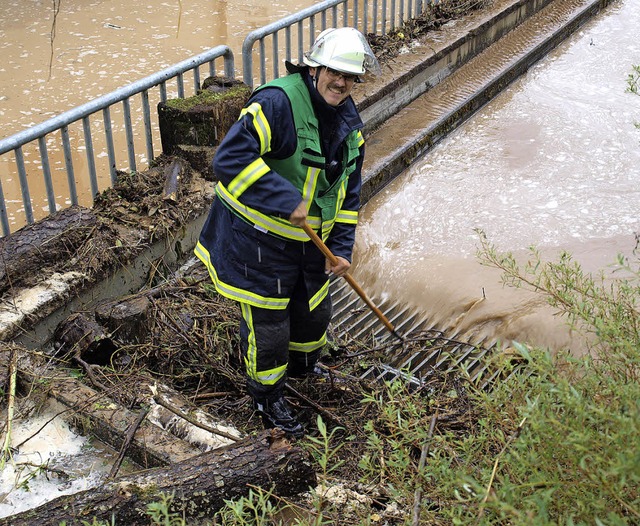 Auch in Hauingen stieg der Wasserpegel stark an.   | Foto: Paul Schleer