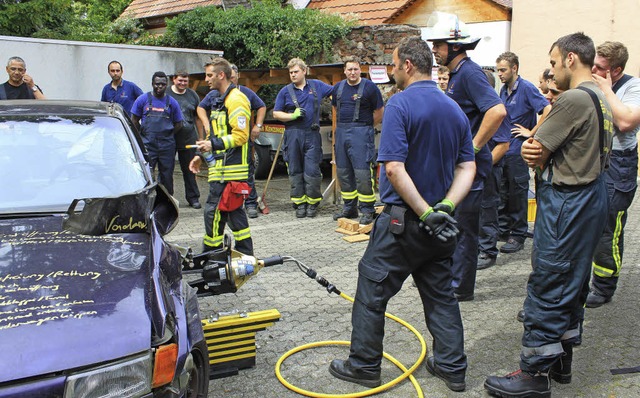 Moderne Technik hilft, Unfallopfer zu ... Kenzingen, diese Technik zu bedienen.  | Foto: Feuerwehr Kenzingen