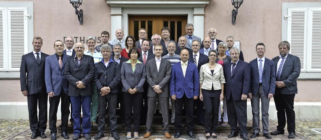 Der neue Breisacher Gemeinderat mit B...(links) hat seine Arbeit aufgenommen.   | Foto: felix held