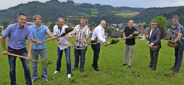 Auf geht&#8217;s, &#8222;Sonnensiedlun...auamtsleiter Tobias Kury (von links).   | Foto: Nikolaus Bayer