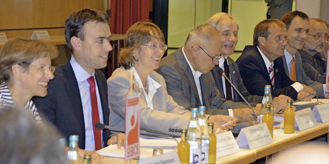 Mit am Runden Tisch zur Zukunft der ch...ster Nils Schmid (Zweiter von links).   | Foto: Ralf H. Dorweiler
