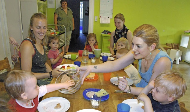 Auch Gesundes kann schmecken: gemeinsame Mahlzeit in der Kita Kinderland  | Foto: Maja Tolsdorf