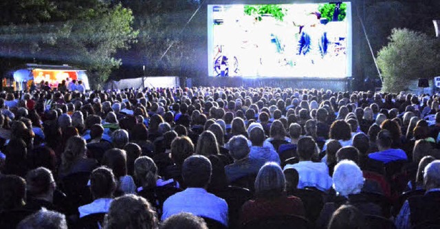 Kein Platz mehr frei: Der Film &#8222;...es sich als idealer Erffnungsmagnet.   | Foto: Lauber