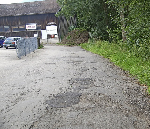 Zufahrt zum Bauhof Todtnau:  Rechts ge...dem Bauhof-Neubau abgesichert werden.   | Foto: Jger