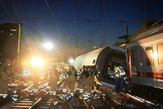 Gterzug rammt Eurocity – Dutzende Verletzte