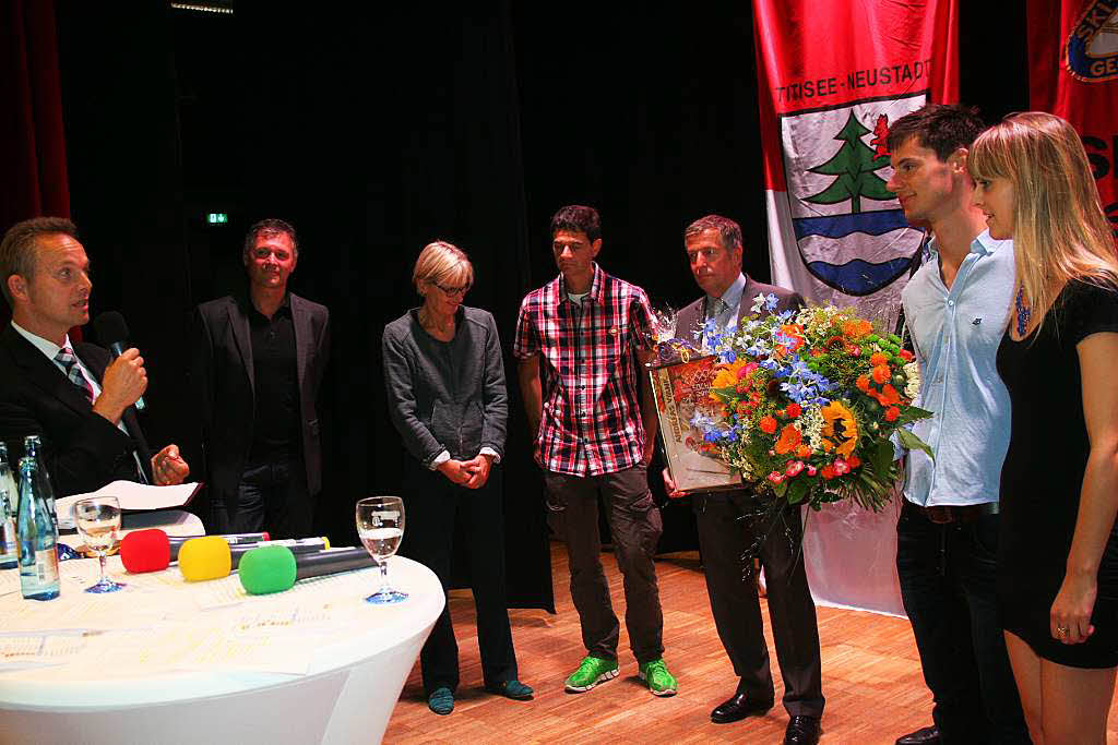 Mit einem Empfang ehrten Titisee-Neustadt, Breitnau und Hinterzarten sowie zahlreiche Skisprungfans Team-Olympiasieger Andreas Wank. <?ZP?>
