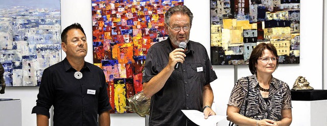 Romain Burgy, Willy Kern und  Bettina ...oska bei der Erffnung der Kunstmesse.  | Foto: Christiane Franz