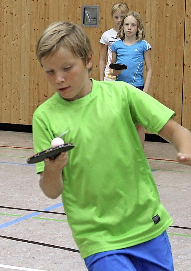 Auch Geschick war gefragt beim Spielenachmittag des Tischtennisclubs.   | Foto: Albert Greiner