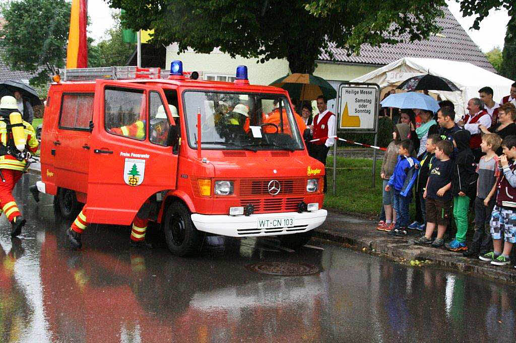 Der Regen konnte die Stimmung beim Frwehrhock in Strittmatt nicht vermiesen.