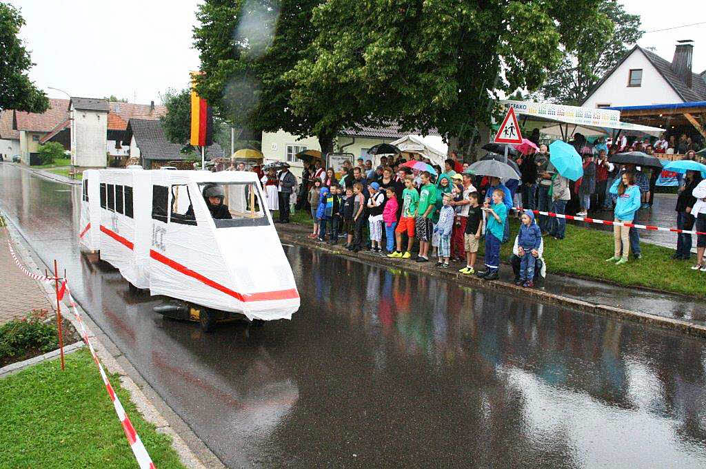 Der Regen konnte die Stimmung beim Frwehrhock in Strittmatt nicht vermiesen.