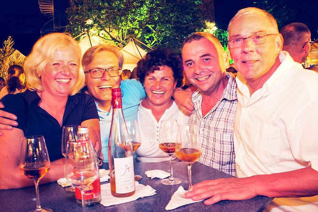 Partylaune bei der Weinparty im Rohanhof.<?ZP?>
