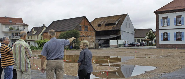 Beim Ortstermin noch eine groe Freifl...20; in Ringsheim (rechts das Rathaus).  | Foto: Adelbert Mutz