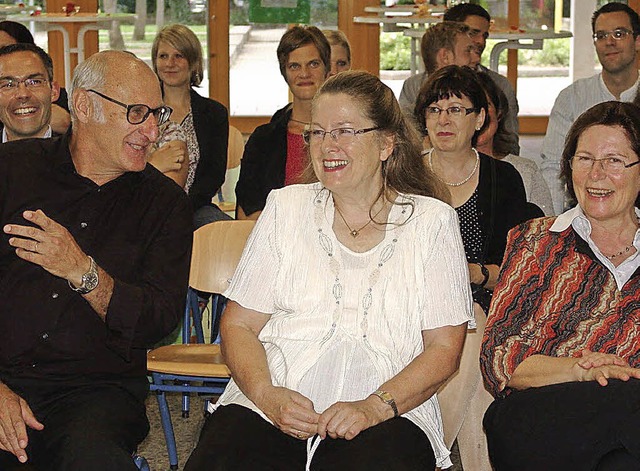 Peter Sterzik mit Konrektorin Marieluise Klumpp und  Eva Oyntzen (von links).   | Foto: K. Wortelkamp