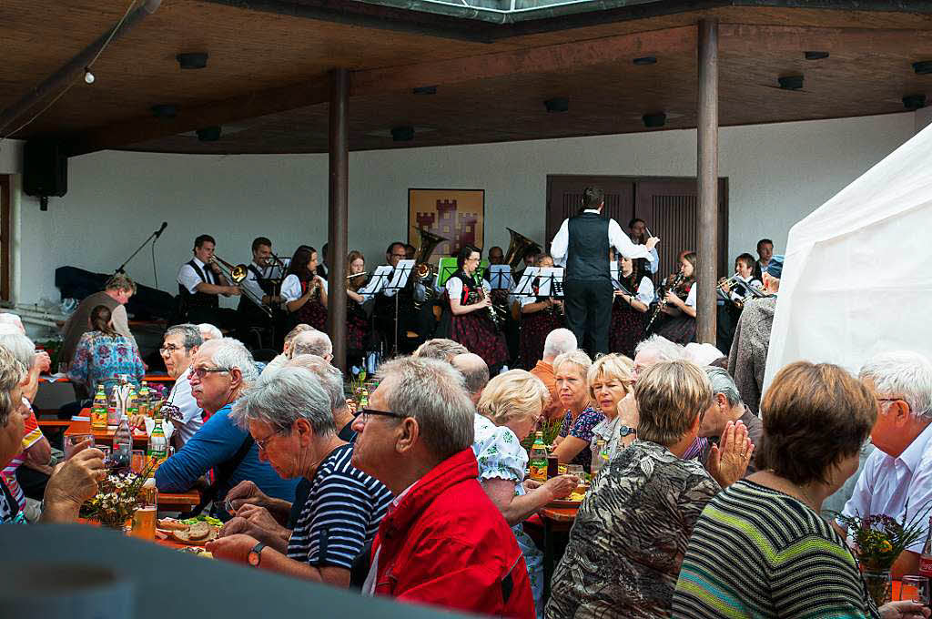 <Text>Sonntag, 27. Juli: Frhschoppenkonzert  mit der Trachtenkapelle Hchenschwand</Text>.