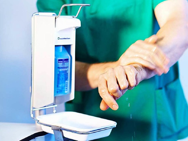 Hand-Desinfektion ist ein Teil der Hyg... werden mit gefilterter Luft versorgt.  | Foto: Landratsamt Emmendingen